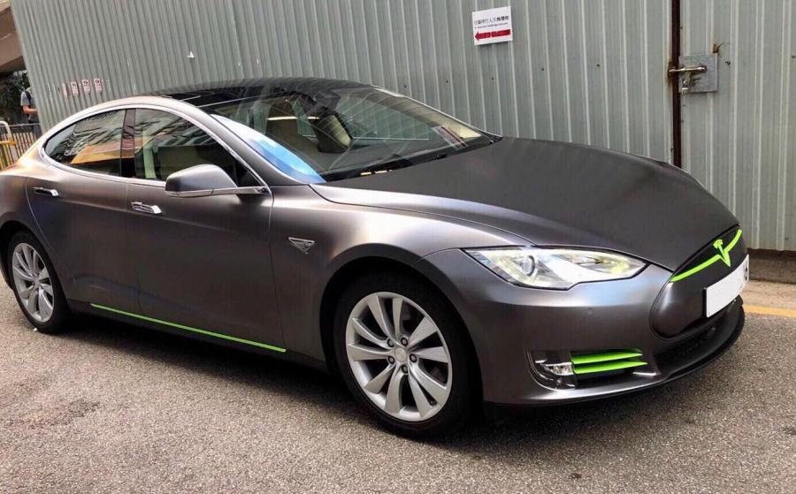  Tesla Model S 60 by Impressive Wrap 2018 года  (фото 5 из 7)